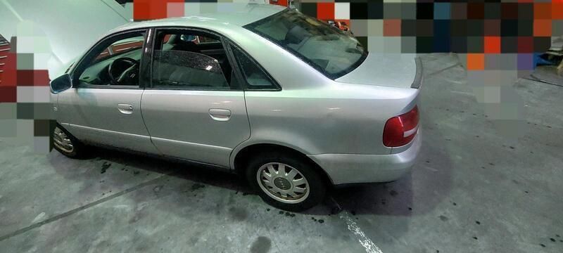 Silber Gebraucht 1999 Audi A4 Limousine | 500 € (Superpreis) - Bild 1/4