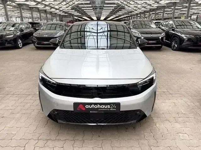 Używany Opel Corsa 101 KM (74 kW) 2024 Srebrny Hatchback