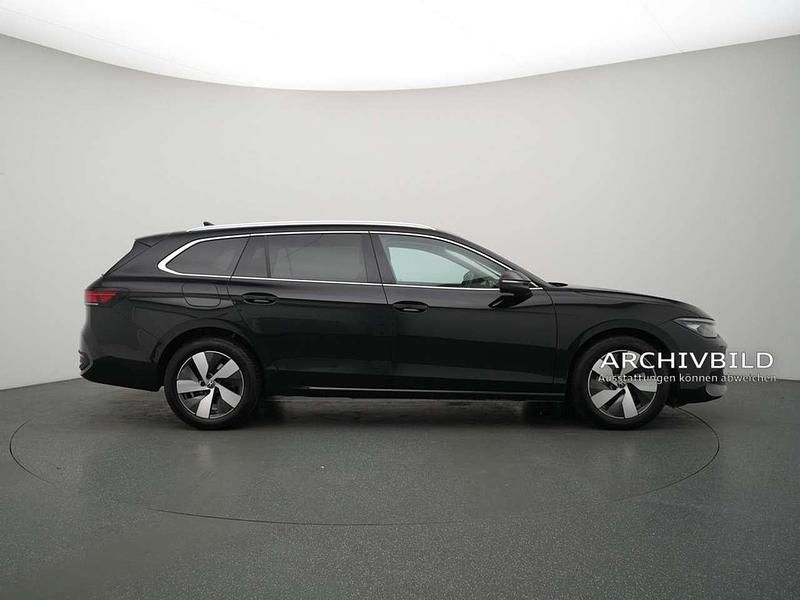 Schwarz Gebraucht 2025 VW Passat Business Limousine | 36.988 € (Etwas zu teuer) - Bild 1/3