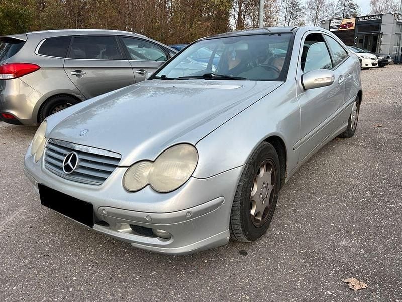 Silber Gebraucht 2002 Mercedes C200 Coupé | 2.950 € (Fairer Preis) - Bild 1/4