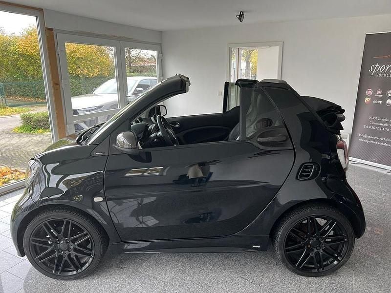 Schwarz Gebraucht 2016 Smart ForTwo Cabrio Brabus Cabrio | 19.990 € (Fairer Preis) - Bild 1/4