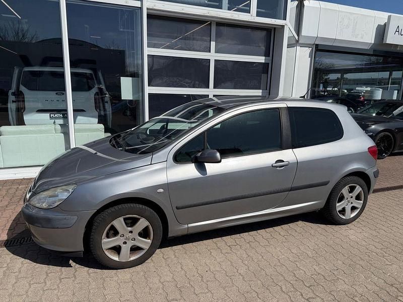 Gebraucht Peugeot 307 Tendance 136 PS (100 kW) 2005 Silber Limousine