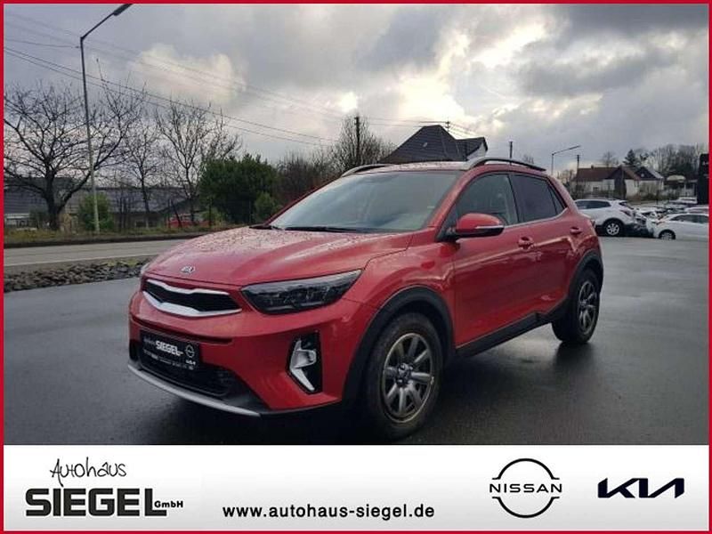 Rot Gebraucht 2020 Kia Stonic Spirit SUV | 14.990 € (Fairer Preis) - Bild 1/4
