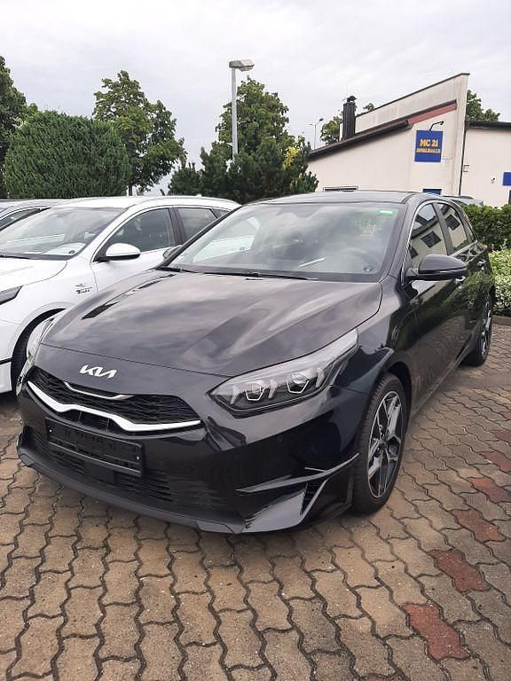 Schwarz Gebraucht 2024 Kia Ceed Spirit Limousine | 23.990 € (Guter Preis) - Bild 1/4