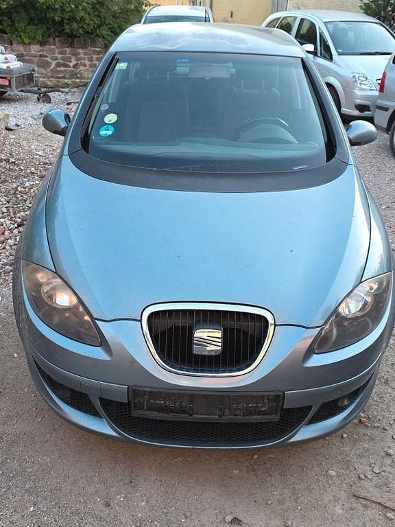 Blau Gebraucht 2006 Seat Toledo Reference Limousine | 1.150 € (Superpreis) - Bild 1/4