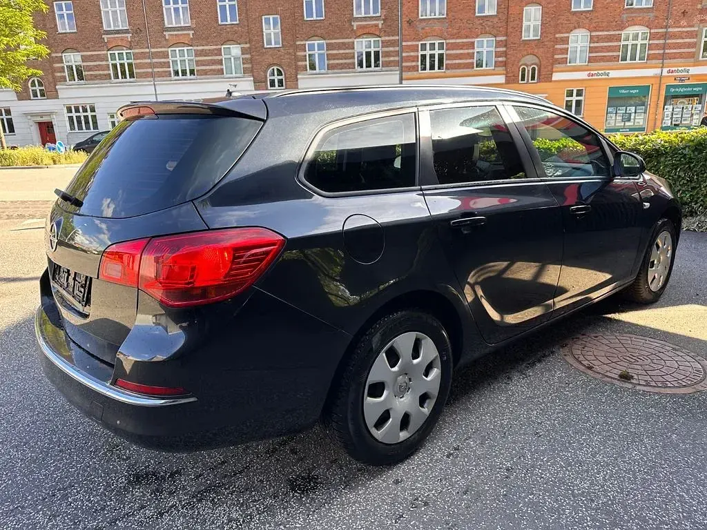 Gebraucht Opel Astra Selection 101 PS (74 kW) 2015 Kombi