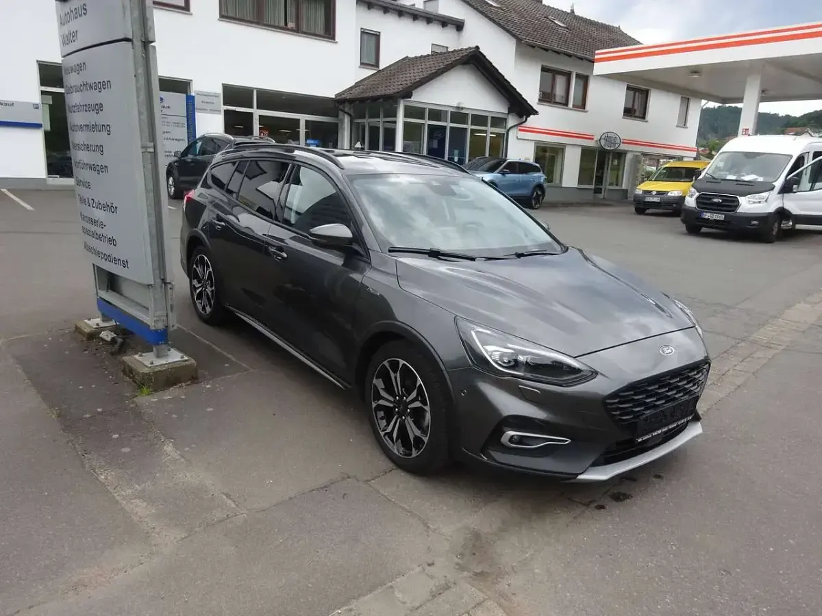 Gebraucht Ford Focus Active 182 PS (133 kW) 2019 Magneticgrau (metallic) Kombi