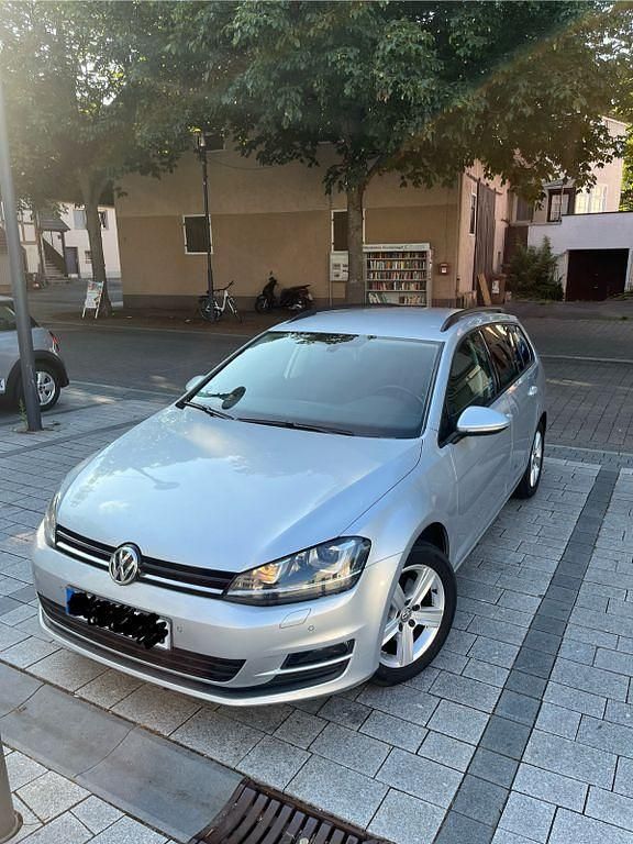 Grau Gebraucht 2015 VW Golf VII Trendline Kombi | 7.500 € (Guter Preis) - Bild 1/4