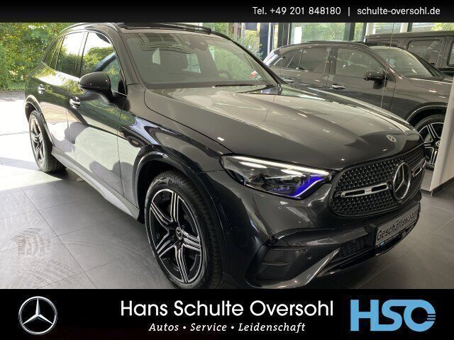 Grau Gebraucht 2024 Mercedes GLC200 AMG SUV | 68.690 € - Bild 1/4