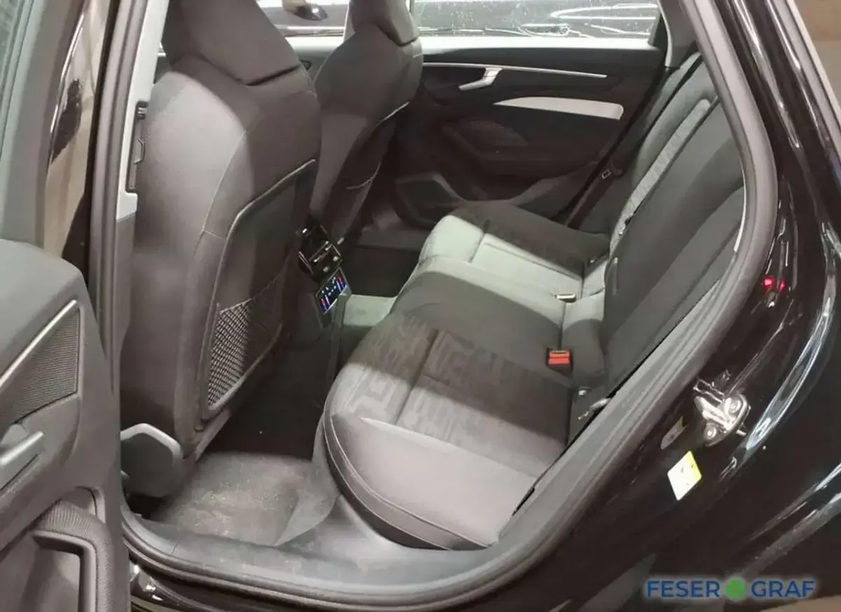 Gebraucht Audi A6 Sport 204 PS (150 kW) 2025 Mythosschwarz metallic Kombi