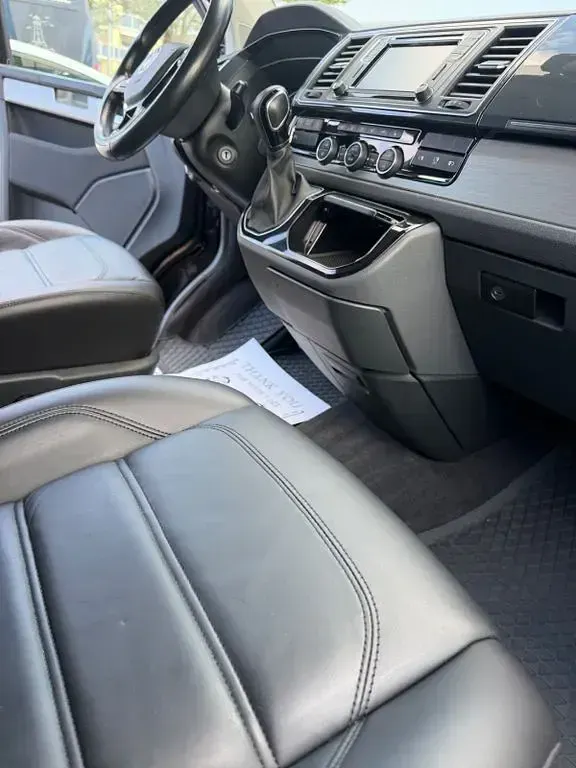 Gebraucht VW Multivan Comfortline 150 PS (110 kW) 2016 Schwarz Van / Kleinbus