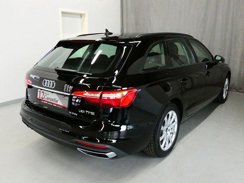 Gebraucht Audi A4 Business 150 PS (110 kW) 2022 Brillantschwarz Kombi