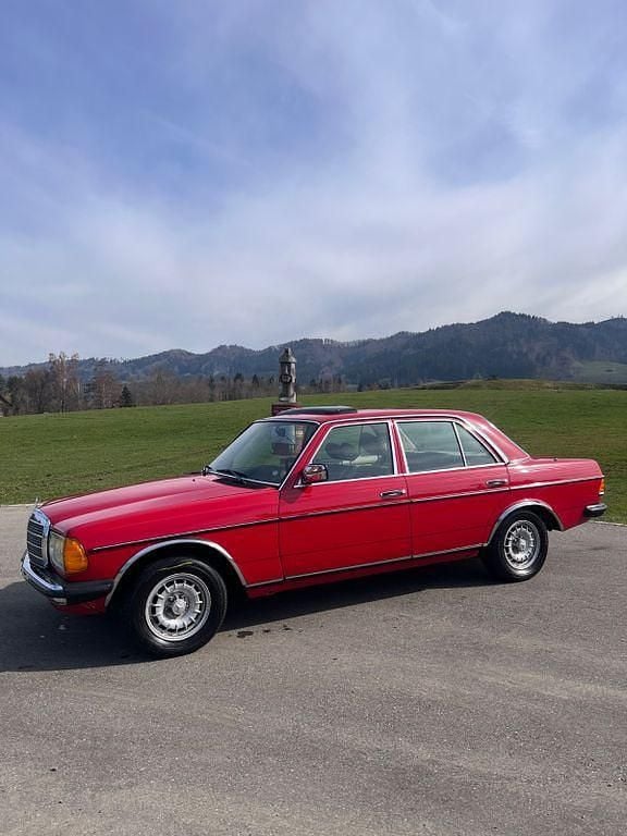 Gebraucht Mercedes 200 94 PS (69 kW) 1977 Limousine