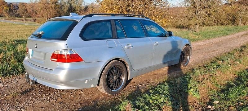Gebraucht BMW 525 192 PS (141 kW) 2005 Silber Kombi