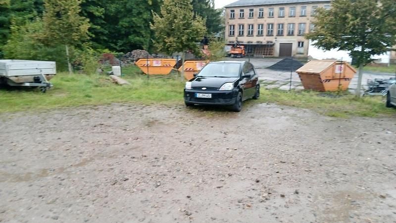 Blau Gebraucht 2002 Ford Fiesta Kleinwagen | 550 € - Bild 1/4