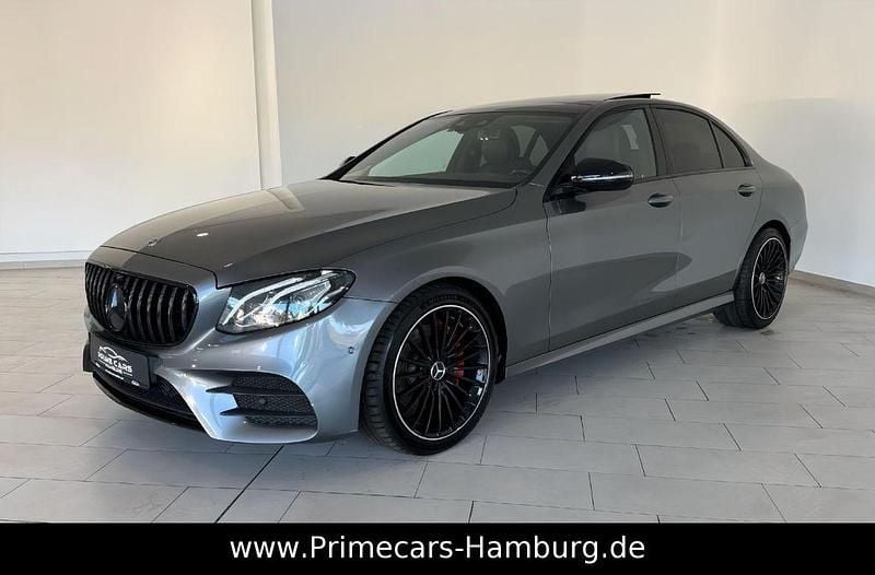 Grau Gebraucht 2018 Mercedes E220 AMG line Limousine | 29.990 € (Teuer) - Bild 1/4
