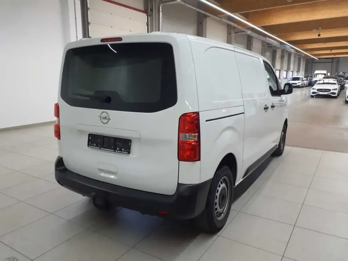 Gebraucht Opel Vivaro Edition 122 PS (89 kW) 2022 Jade weiß Van / Kleinbus