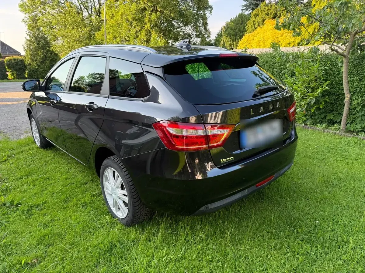 Gebraucht Lada Vesta 105 PS (77 kW) 2019 Schwarz Kombi