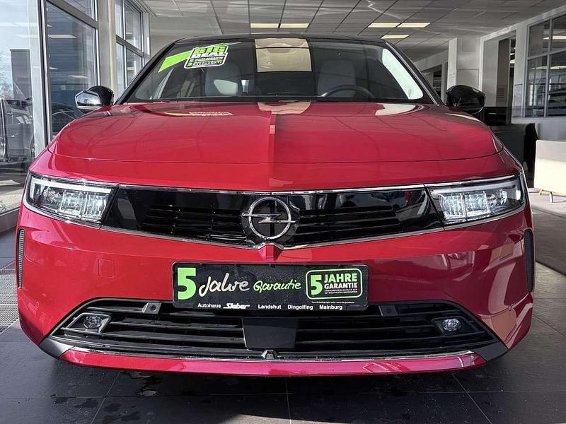 Gebraucht Opel Astra Elegance 131 PS (96 kW) 2023 Kardio rot Limousine