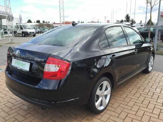 Gebraucht Skoda Rapid Elegance 105 PS (77 kW) 2013 Schwarz metallic Limousine