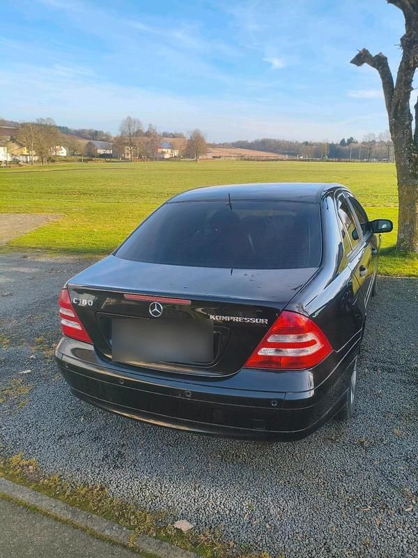 Gebraucht Mercedes C180 143 PS (105 kW) 2007 Schwarz Limousine