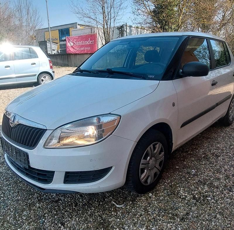 Gebraucht Skoda Fabia Cool Edition 60 PS (44 kW) 2013 Weiß Limousine