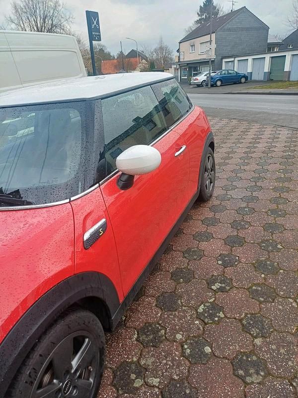 Gebraucht Mini Cooper SE Classic 135 kW (184 PS) 2022 Rot Kleinwagen