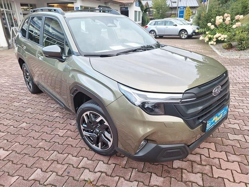 Grün Neu 2025 Subaru Forester Trend SUV | 38.900 € (Guter Preis) - Bild 1/4