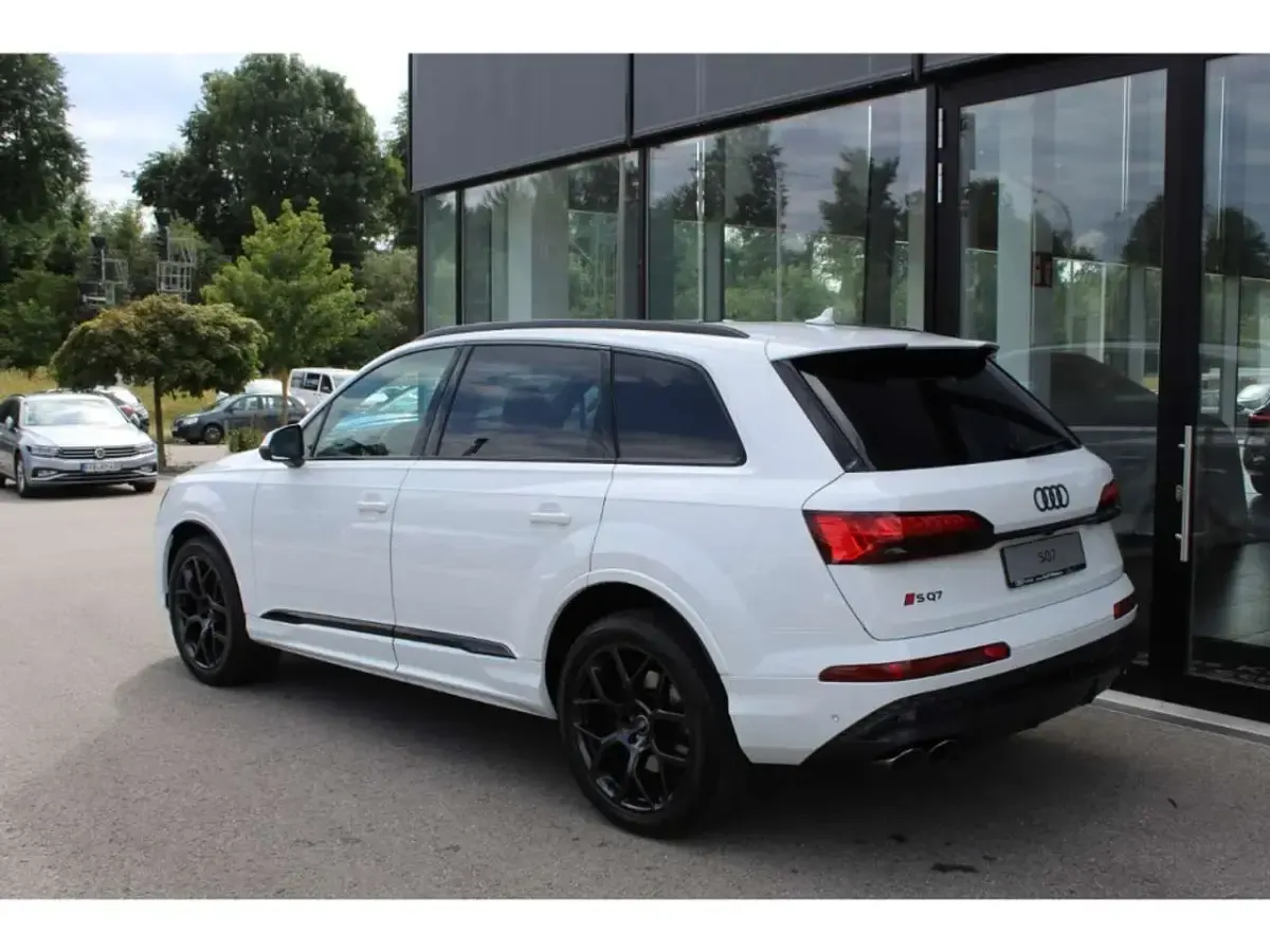 Gebraucht Audi SQ7 Ambiente 507 PS (372 kW) 2024 Carraraweiß SUV
