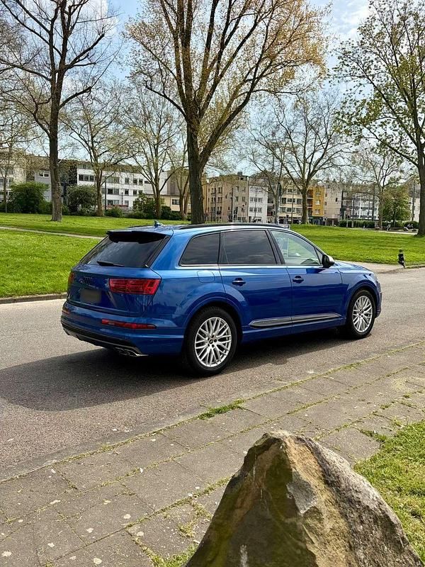 Gebraucht Audi SQ7 Sport 435 PS (319 kW) 2017 Blau SUV