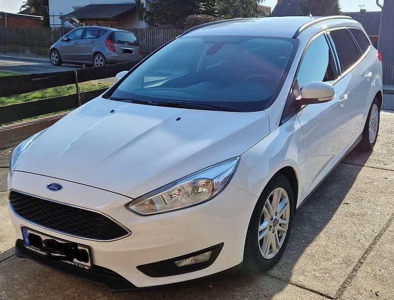 Gebraucht Ford Focus Trend 120 PS (88 kW) 2018 Weiß Kombi