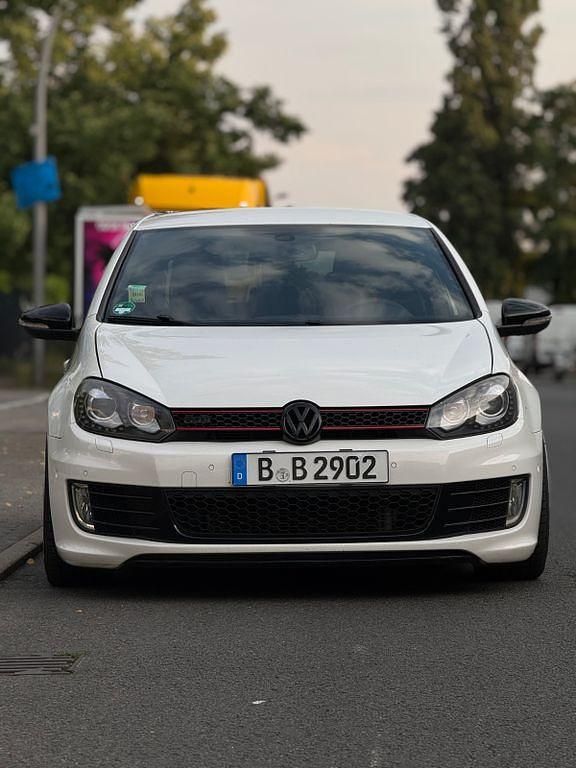 Weiß Gebraucht 2011 VW Golf VI Edition Limousine | 9.500 € (Fairer Preis) - Bild 1/4