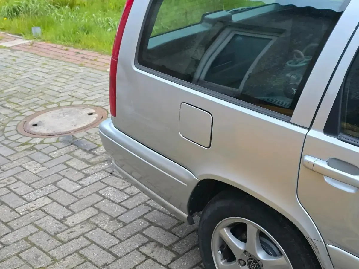 Używany Volvo V70 140 KM (102 kW) 2000 Srebrny Kombi