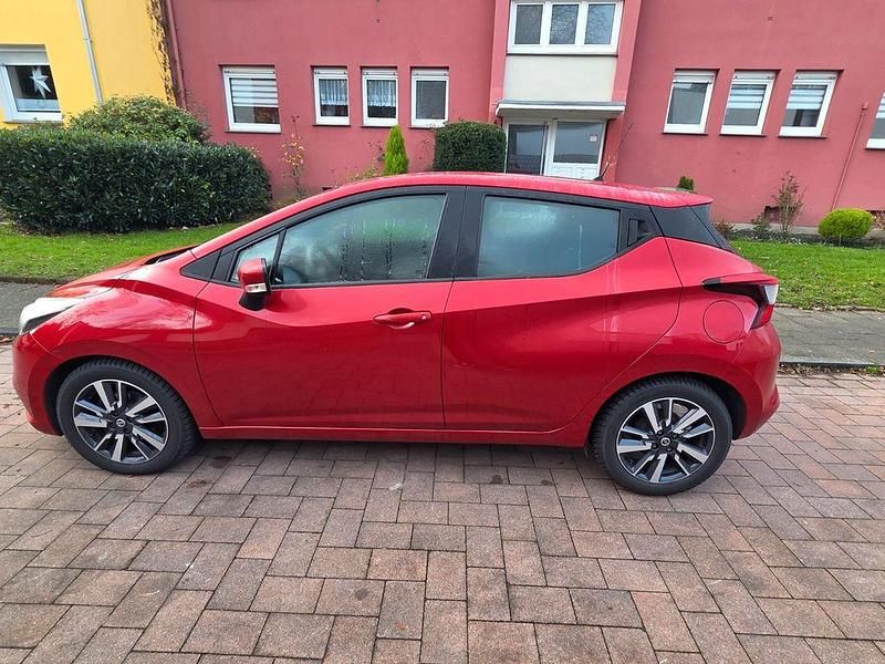 Gebraucht Nissan Micra Acenta 90 PS (66 kW) 2018 Rot Limousine
