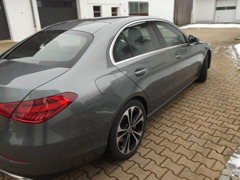 Gebraucht Mercedes C220 Avantgarde 200 PS (147 kW) 2021 Grau Limousine