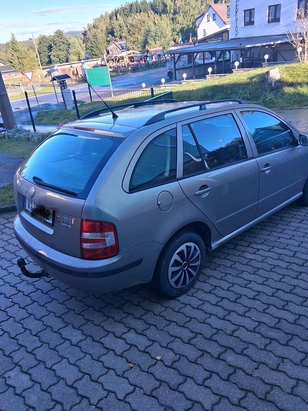 Gebraucht Skoda Fabia Classic 80 PS (58 kW) 2007 Gold Kleinwagen