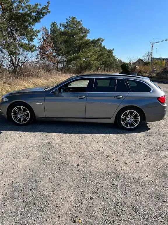 Gebraucht BMW 525 Sport Line 204 PS (150 kW) 2010 Grau Kombi