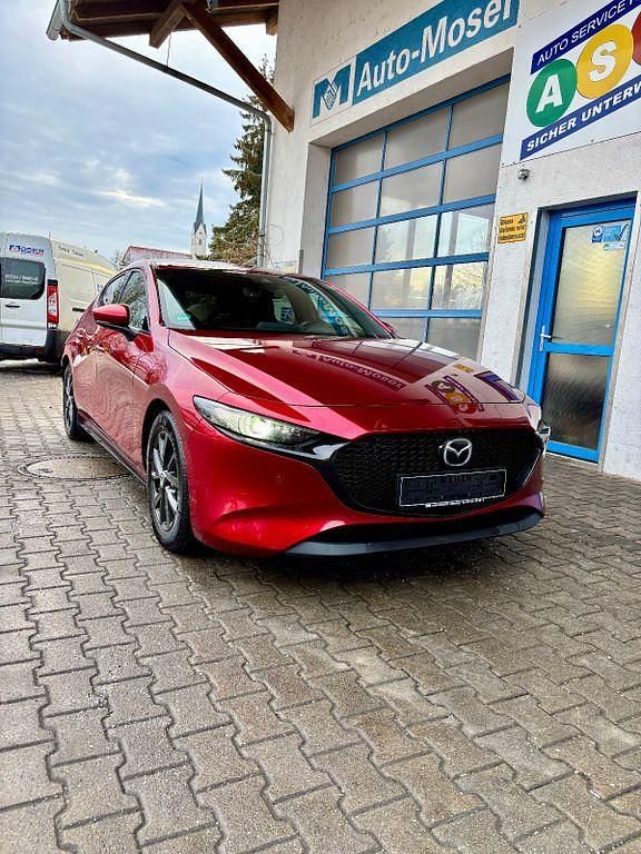 Gebraucht Mazda 3 Selection 122 PS (89 kW) 2019 Rot Limousine