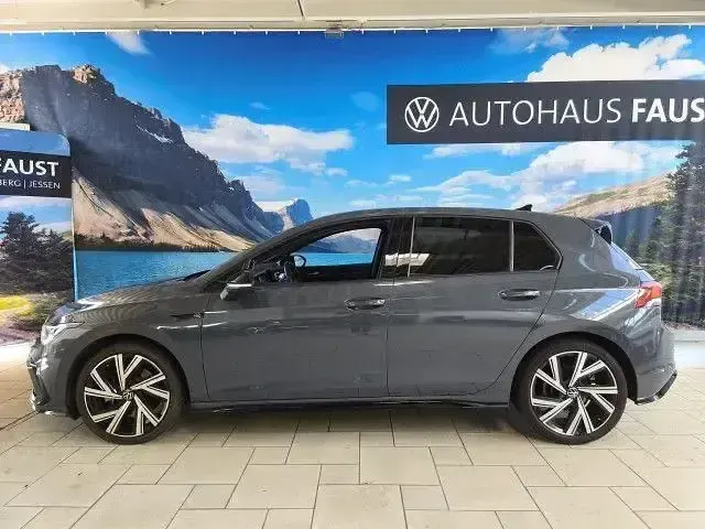 Gebraucht VW Golf VIII Style 190 PS (139 kW) 2024 Grau metallic Limousine