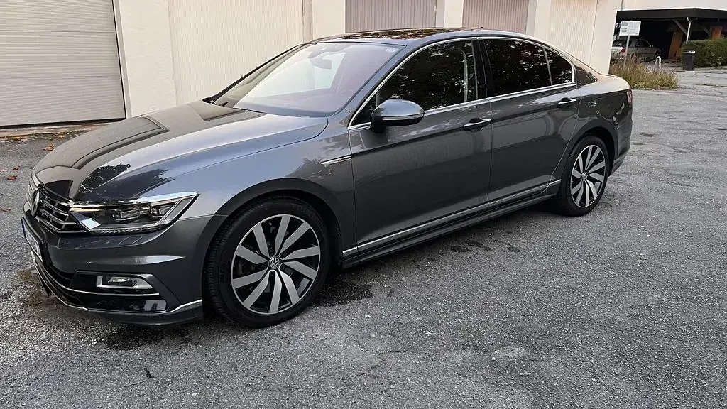 Gebraucht VW Passat Highline 239 PS (175 kW) 2016 Grau Limousine