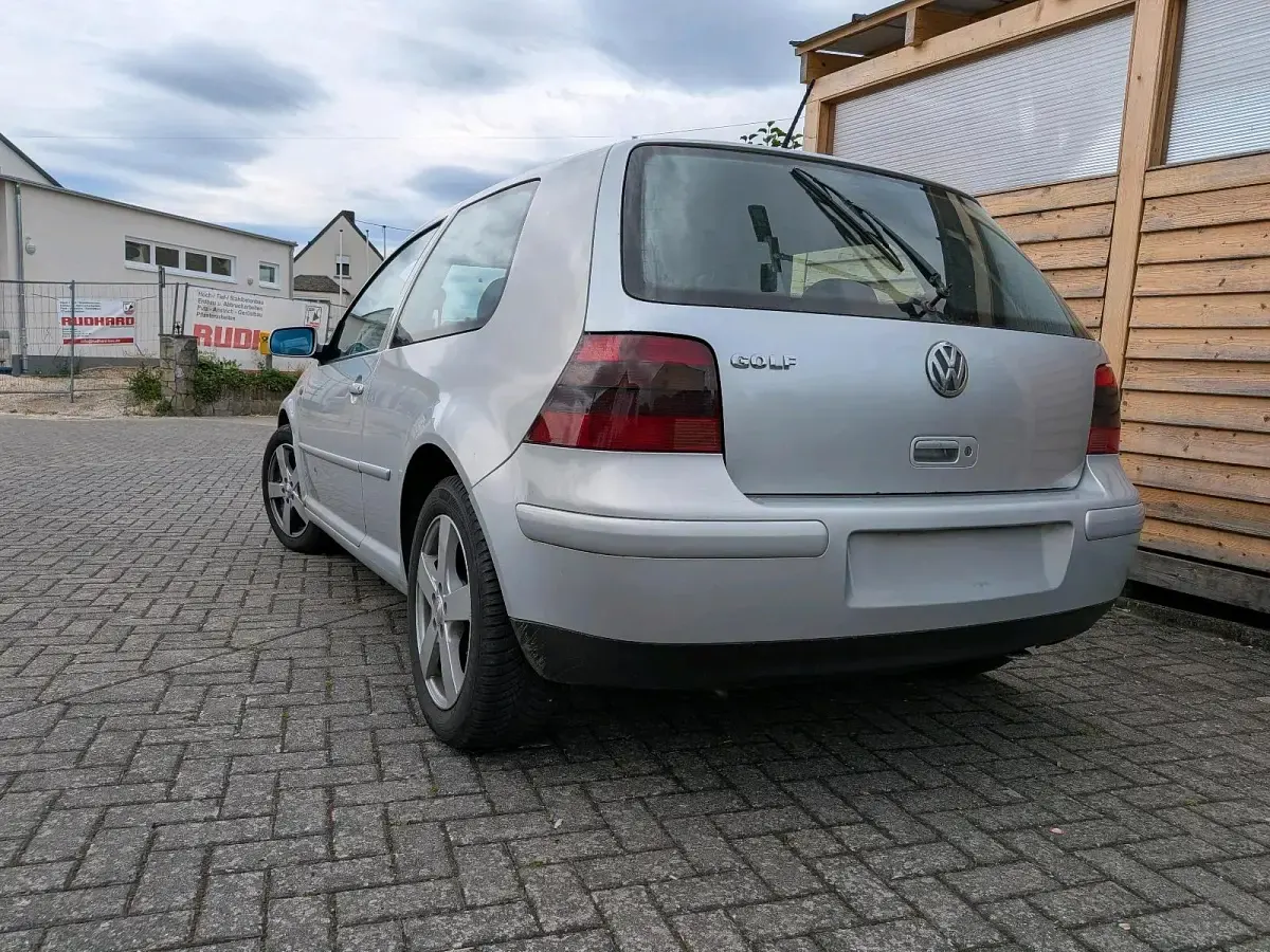 Gebraucht VW Golf III 125 PS (91 kW) 1998 Silber Limousine