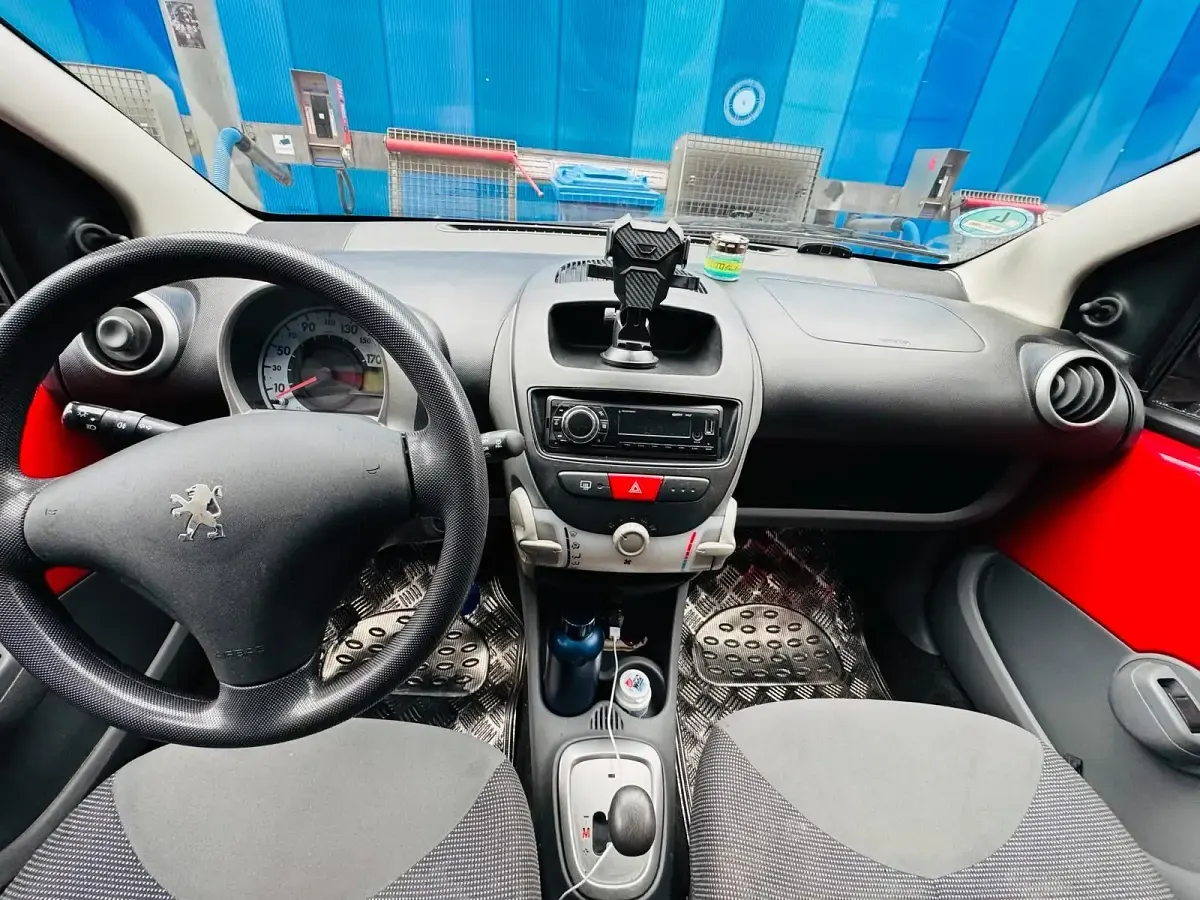 Gebraucht Peugeot 107 68 PS (50 kW) 2007 Rot Kleinwagen