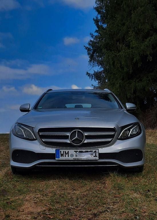 Gebraucht Mercedes E220 194 PS (142 kW) 2018 Silber Limousine