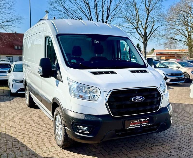 Gebraucht Ford Transit Trend 131 PS (96 kW) 2021 Weiß Van / Kleinbus