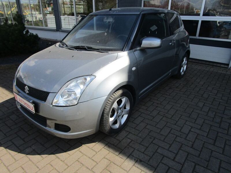 Grau Gebraucht 2005 Suzuki Swift Kleinwagen | 3.790 € (Teuer) - Bild 1/4