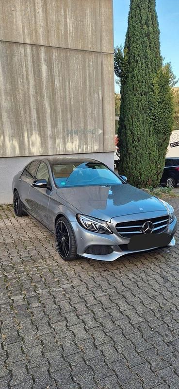 Grau Gebraucht 2016 Mercedes C300 Avantgarde Limousine | 21.000 € (Fairer Preis) - Bild 1/4