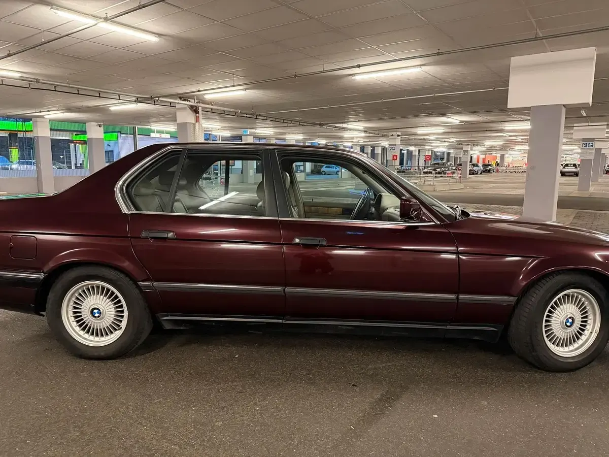 Gebraucht BMW 730 217 PS (159 kW) 1992 Violet Limousine