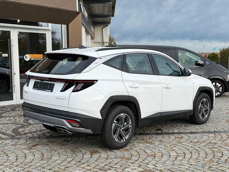 Neu Hyundai Tucson Select 160 PS (117 kW) 2025 Weiß SUV
