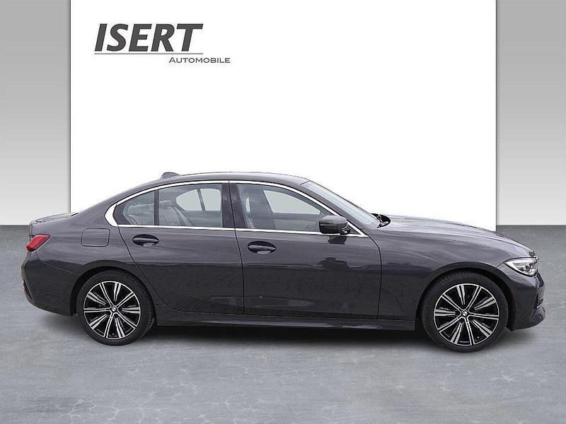 Gebraucht BMW 318 Sport Line 150 PS (110 kW) 2020 Grau Limousine