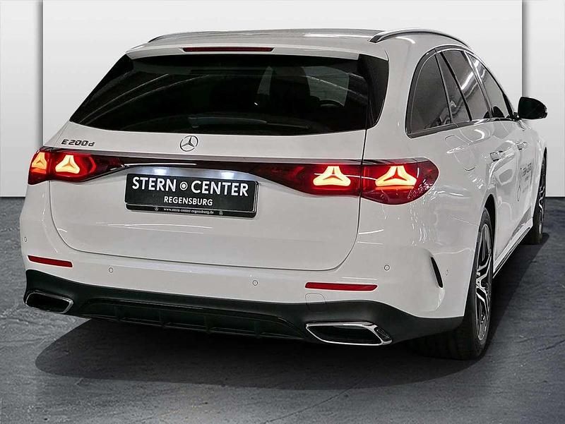 Gebraucht Mercedes E200 AMG 163 PS (119 kW) 2025 Weiß Kombi